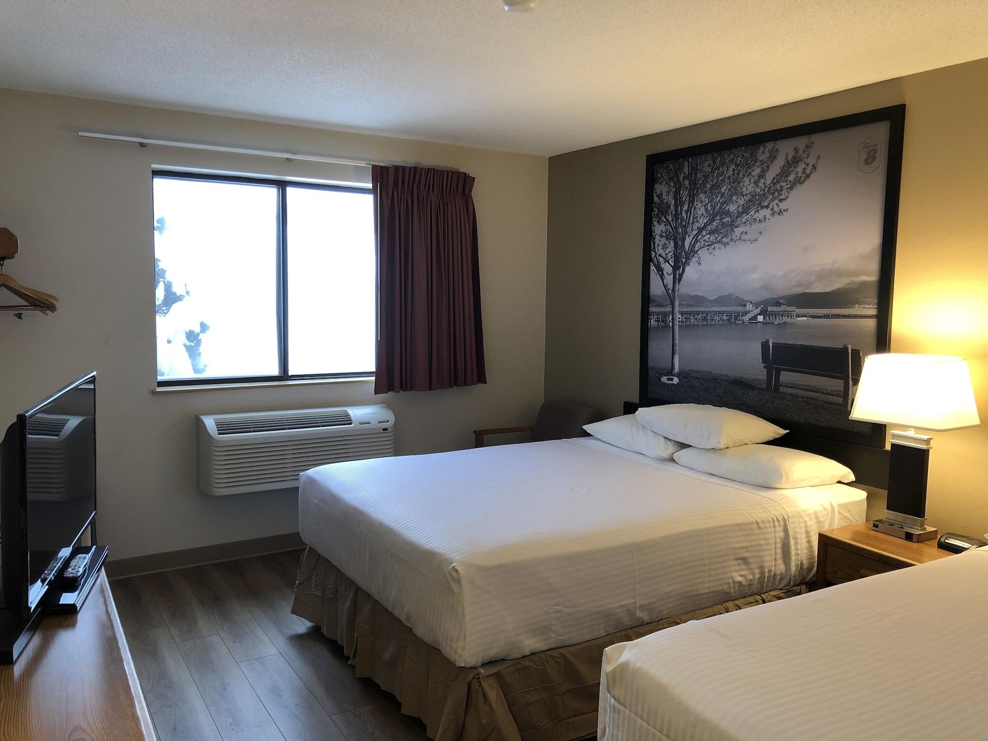 Hotel Super 8 By Wyndham Salmon Arm Exterior foto