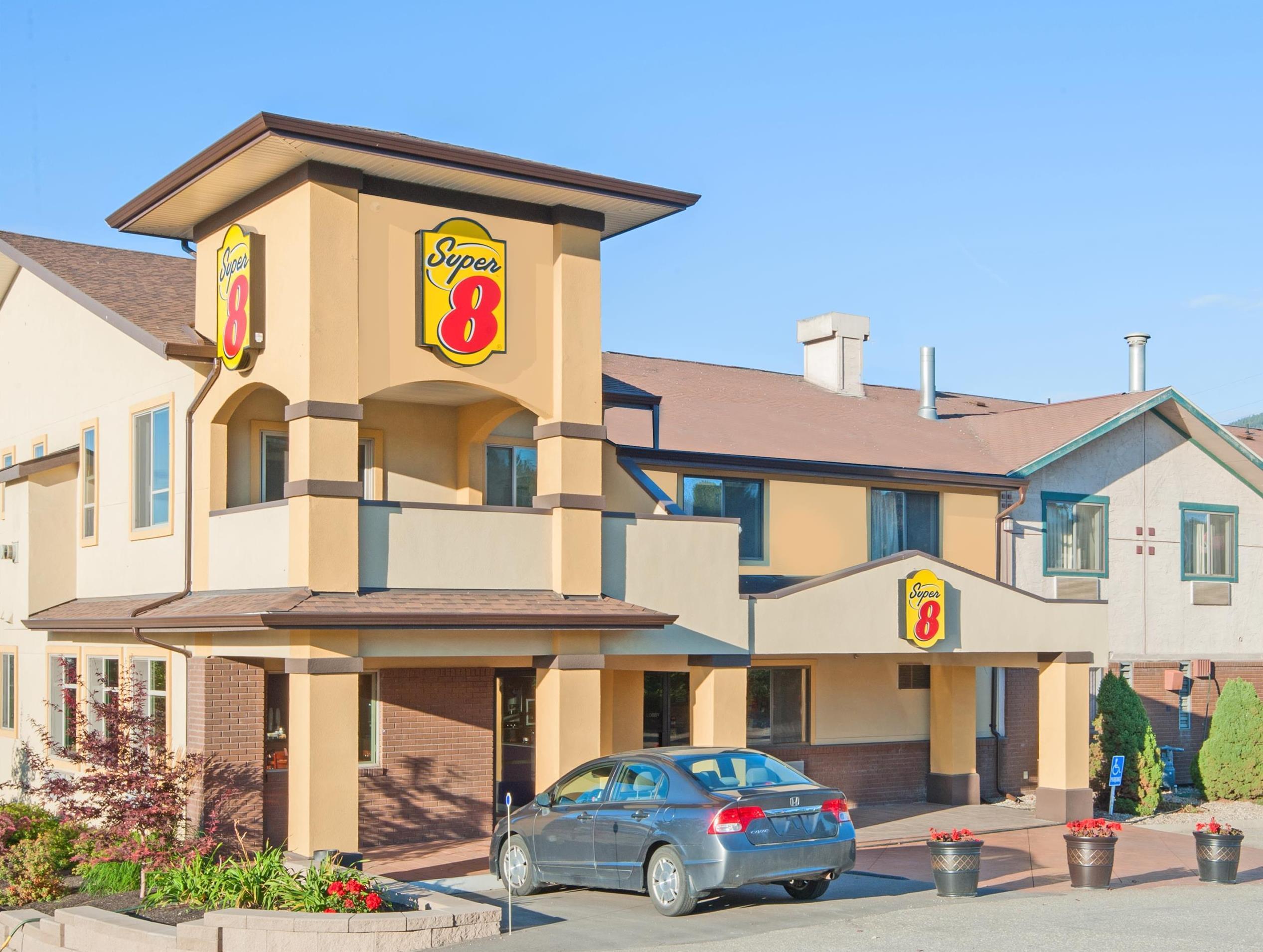Hotel Super 8 By Wyndham Salmon Arm Exterior foto